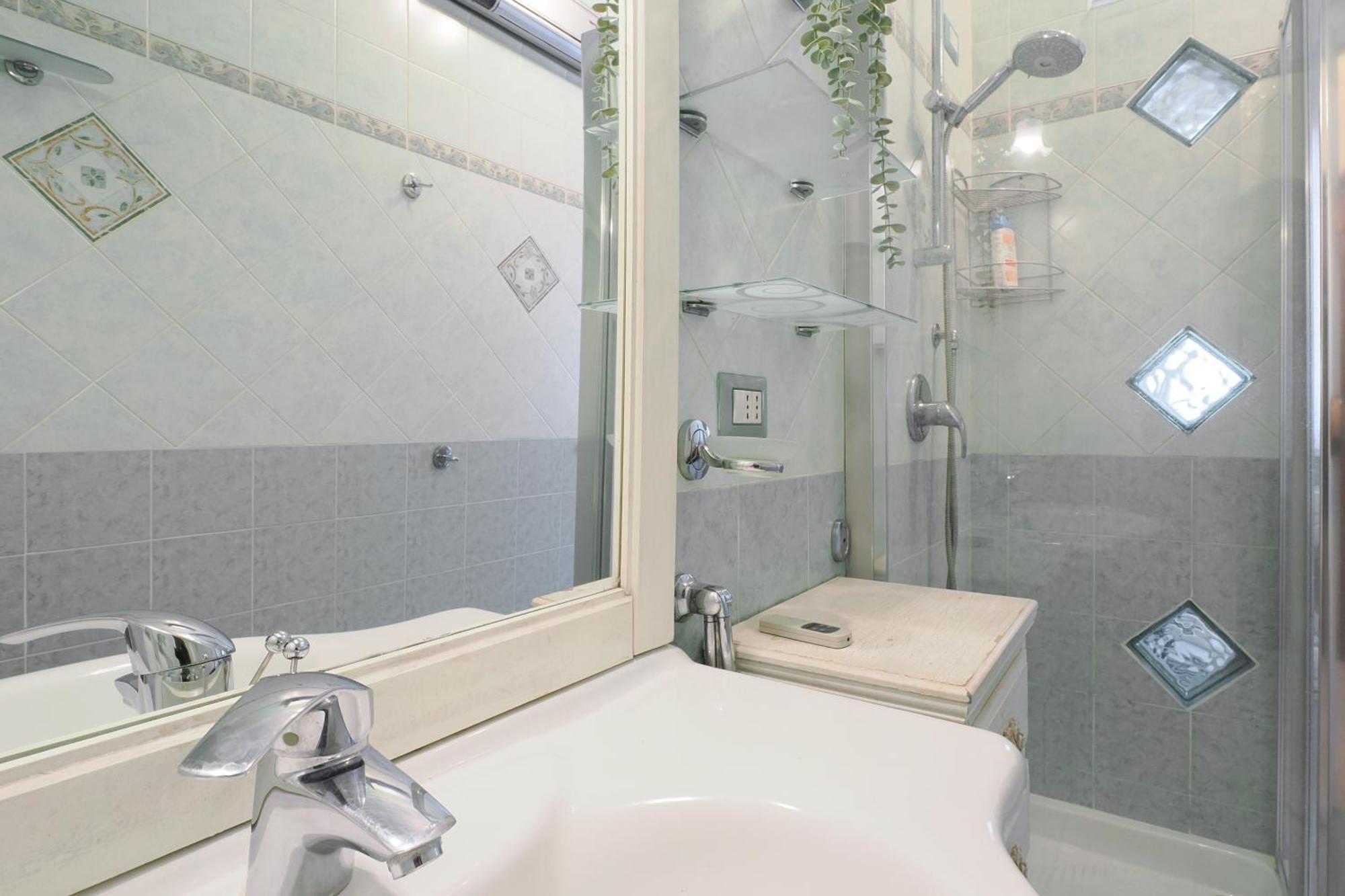 Primopiano - Zumbini B Apartment Milan Bagian luar foto